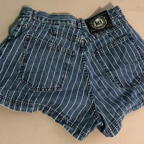 Striped High-Waisted Shorts - Picture 2 of 2